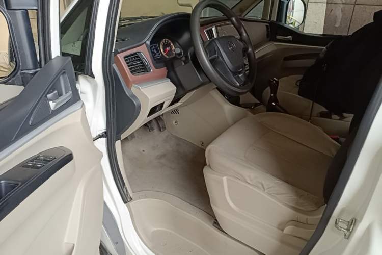 Used FORTHING Lingzhi 2019 M5L 1.6L 7-Seater Base Model China VI Standard Driver Seat