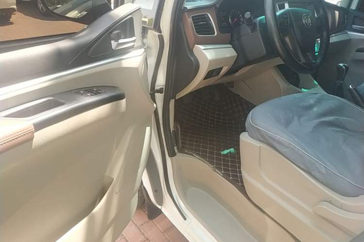 Used FORTHING Lingzhi 2019 M5L 1.6L 7-Seater Standard Model China VI Driver Seat