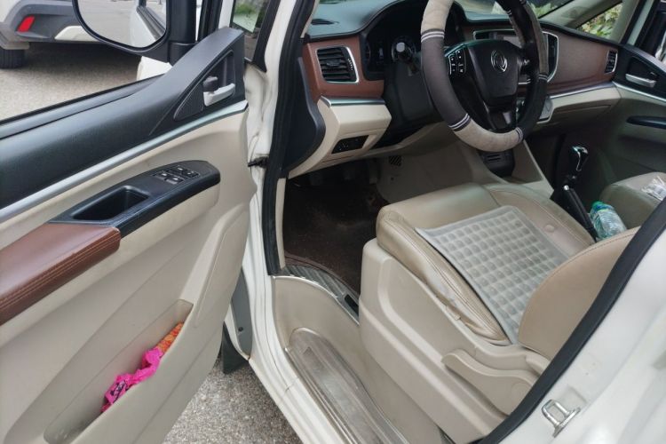 Used FORTHING Lingzhi 2019 M5L 1.6L 7-Seater Standard Model China VI Driver Seat