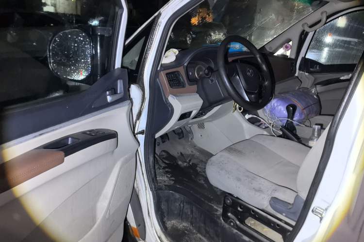 Used FORTHING Lingzhi 2019 V3 1.6L 2-Seat Standard Model China VI Driver Seat