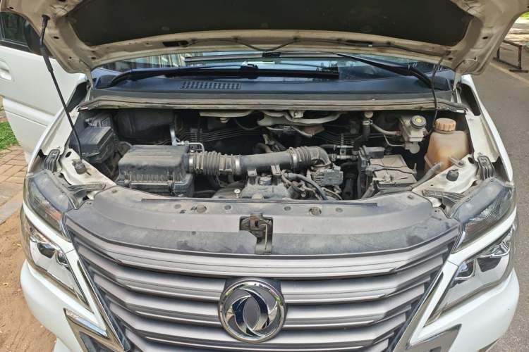 Used FORTHING Lingzhi 2019 M5 1.6L 7-Seater Exclusive Model China VI Standard Engine Bay