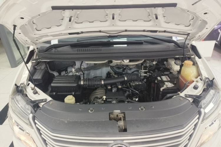 Used FORTHING Lingzhi 2019 M5L 1.6L 7-Seater Base Model China VI Standard Engine Bay
