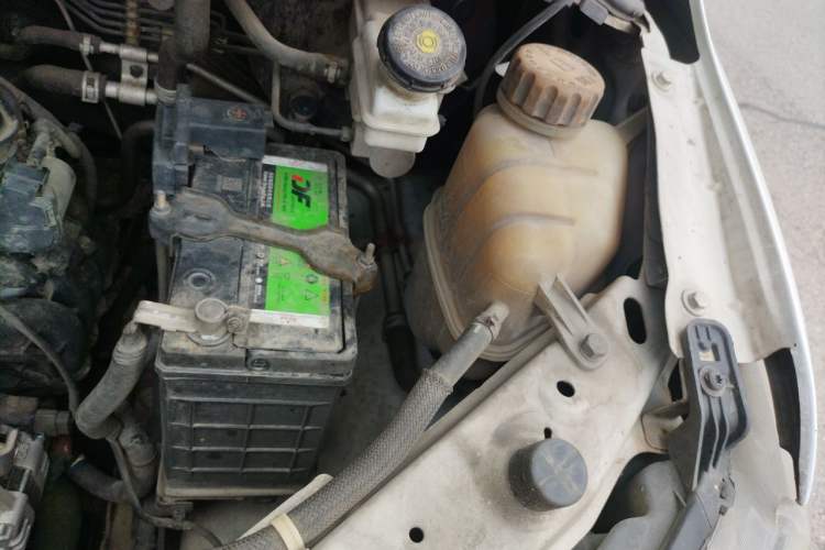 Used FORTHING Lingzhi 2019 M5L 1.6L 7-Seater Standard Model China VI Engine Bay Left