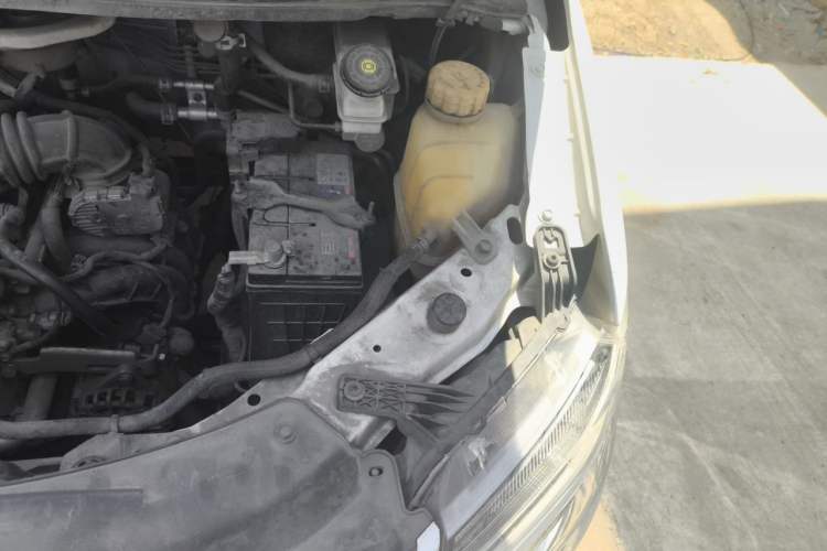 Used FORTHING Lingzhi 2019 V3 1.6L 2-Seat Standard Model China VI Engine Bay Left