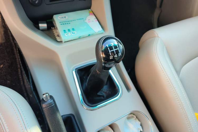 Used FORTHING Lingzhi 2019 M5 1.6L 7-Seater Luxury Model China VI Standard Gear Lever