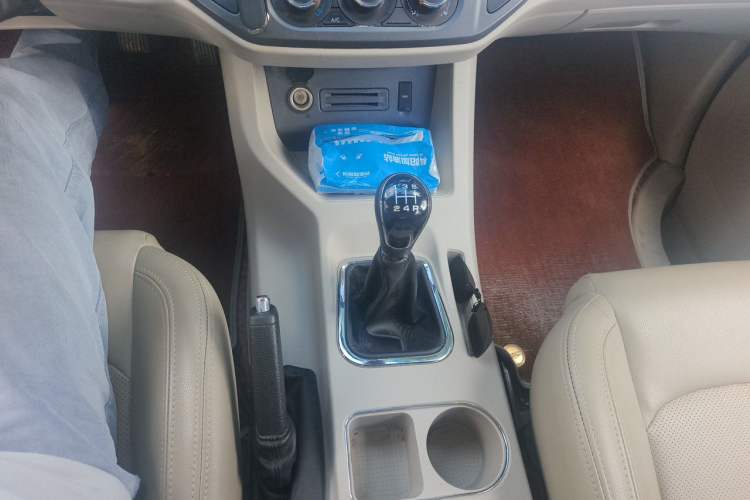 Used FORTHING Lingzhi 2019 M5L 1.6L 7-Seater Luxury Model China VI Standard Gear Lever