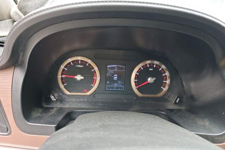 Used FORTHING Lingzhi 2019 Facelifted M5L 1.6L 9-Seater Base Model China VI Standard Instrument Cluster