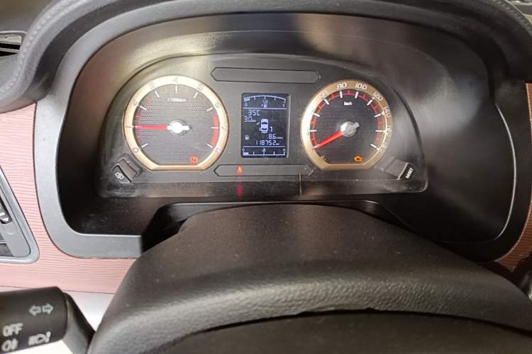 Used FORTHING Lingzhi 2019 M5L 1.6L 7-Seater Base Model China VI Standard Instrument Cluster