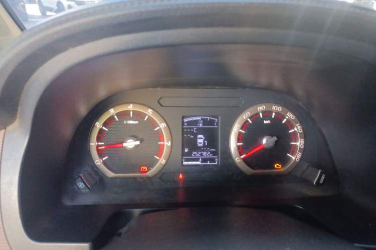Used FORTHING Lingzhi 2019 Facelifted M5L 1.6L 9-Seater Comfort Model China VI Standard Instrument Cluster