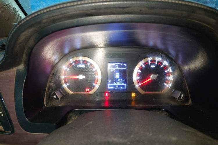 Used FORTHING Lingzhi 2019 M5L 1.6L 7-Seater Exclusive Model China VI Standard Instrument Cluster