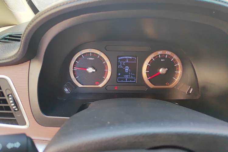 Used FORTHING Lingzhi 2019 M5L 1.6L 7-Seater Luxury Model China VI Standard Instrument Cluster