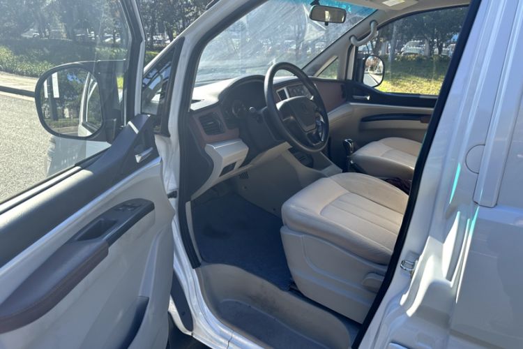 Used FORTHING Lingzhi 2019 M5L 1.6L 7-Seater Base Model China VI Standard Interior 1