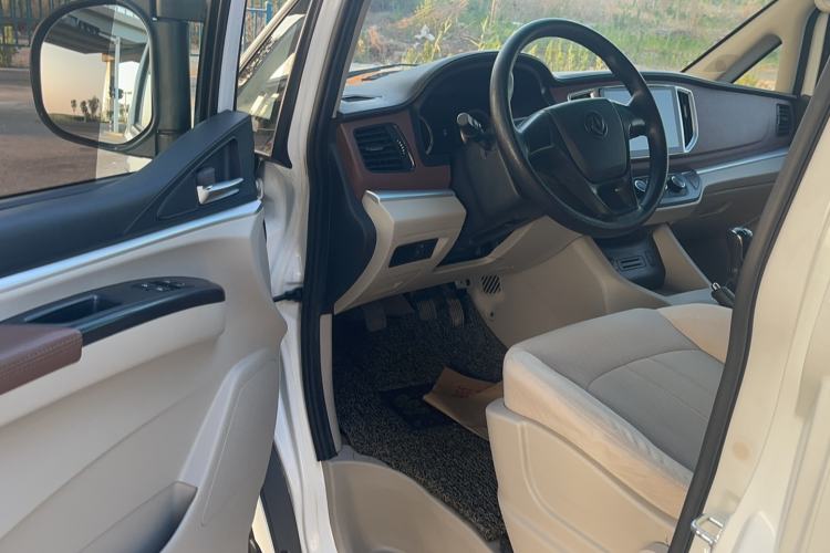 Used FORTHING Lingzhi 2019 M5L 1.6L 7-Seater Exclusive Model China VI Standard Interior 2
