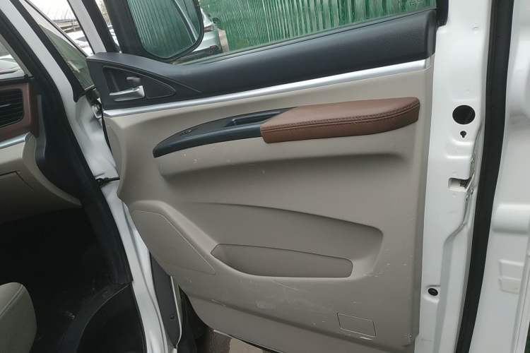 Used FORTHING Lingzhi 2019 V3 1.6L 2-Seat Logistics Version Interior 2