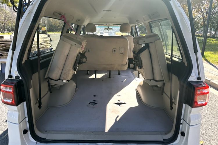 Used FORTHING Lingzhi 2019 M5L 1.6L 7-Seater Base Model China VI Standard Interior 3