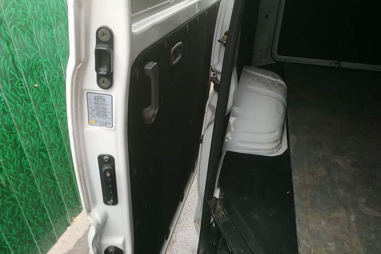 Used FORTHING Lingzhi 2019 V3 1.6L 2-Seat Logistics Version Interior 3