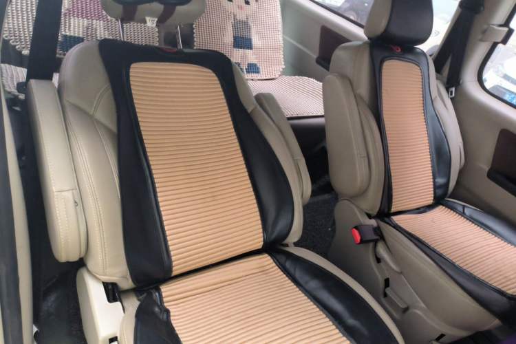 Used FORTHING Lingzhi 2019 M5L 1.6L 7-Seater Standard Model China VI Interior 4