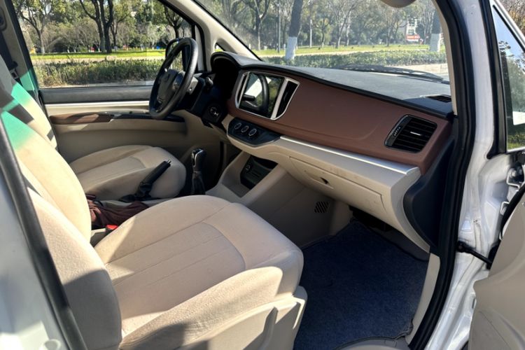 Used FORTHING Lingzhi 2019 M5L 1.6L 7-Seater Base Model China VI Standard Interior 4