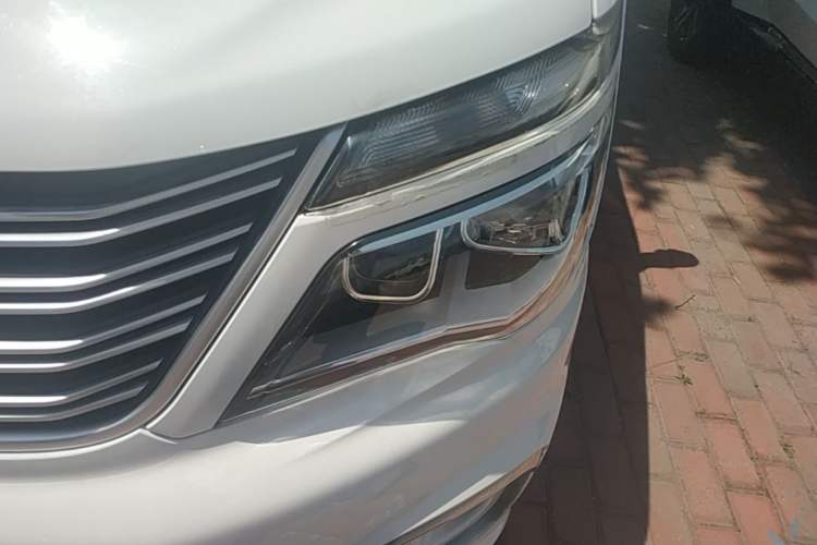 Used FORTHING Lingzhi 2019 M5L 1.6L 7-Seater Standard Model China VI Left Front Headlight
