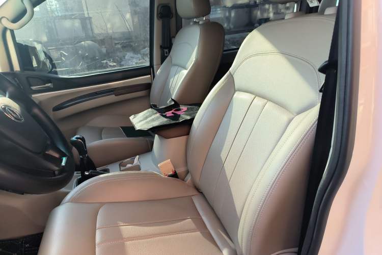 Used FORTHING Lingzhi 2019 M5 1.6L 7-Seater Luxury Model China VI Standard Left Front Seat