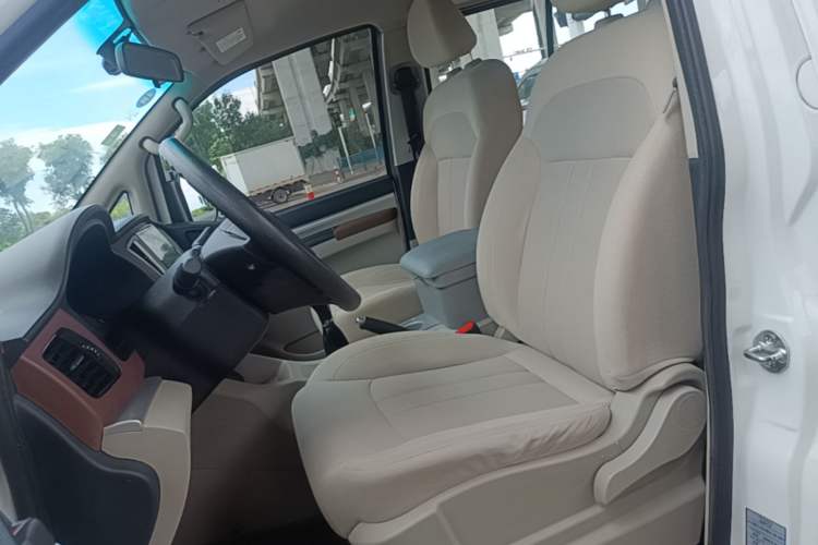 Used FORTHING Lingzhi 2019 M5L 1.6L 7-Seater Base Model China VI Standard Left Front Seat