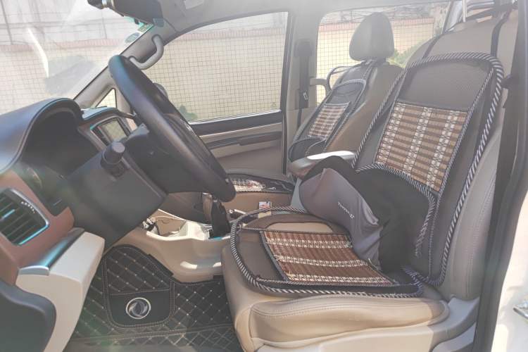 Used FORTHING Lingzhi 2019 M5L 1.6L 7-Seater Luxury Model China VI Standard Left Front Seat