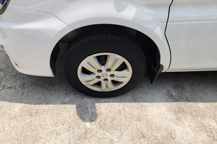Used FORTHING Lingzhi 2019 M5L 2.0L 7-Seater Comfort Model Left Front Wheel Hub