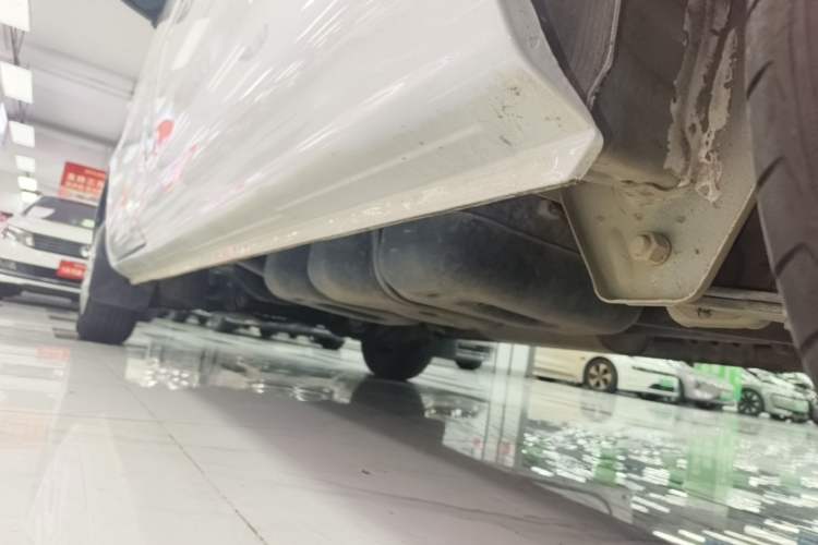 Used FORTHING Lingzhi 2019 M5L 1.6L 7-Seater Base Model China VI Standard Left Side Sill