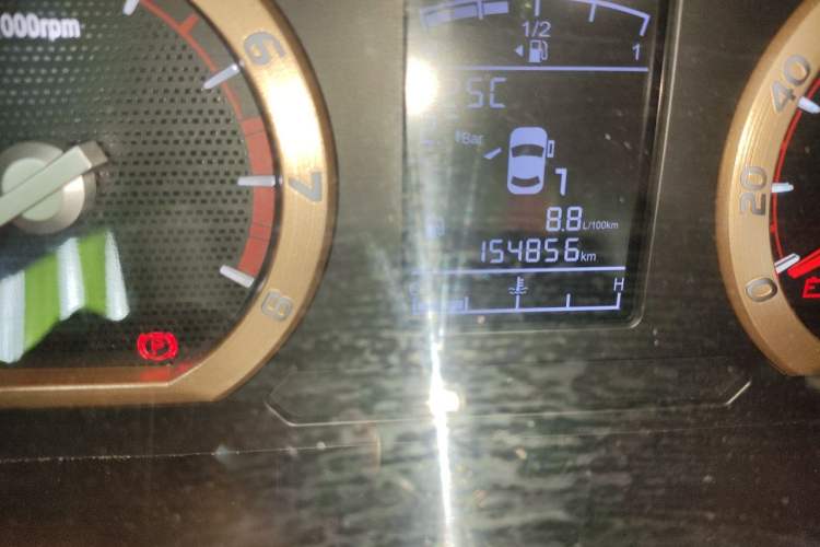 Used FORTHING Lingzhi 2019 M5L 1.6L 7-Seater Luxury Model China VI Standard Odometer Close Up