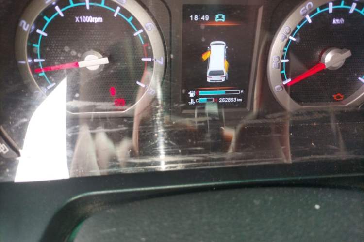 Used FORTHING Lingzhi 2019 M5L 1.6L 7-Seater Standard Model China VI Odometer Close Up
