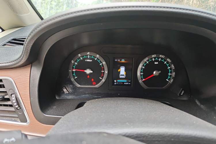 Used FORTHING Lingzhi 2019 M5L 1.6L 7-Seater Standard Model China VI Odometer Close Up