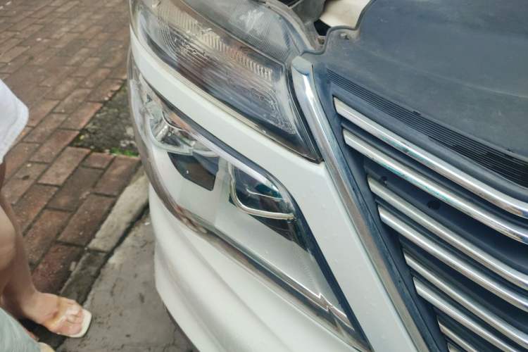 Used FORTHING Lingzhi 2019 M5L 1.6L 7-Seater Luxury Model China VI Standard Right Front Headlight