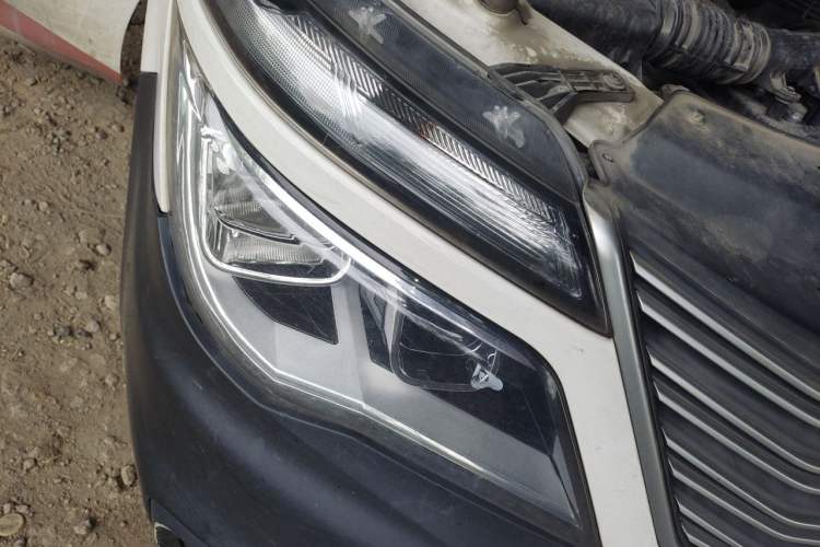 Used FORTHING Lingzhi 2019 V3 1.6L 2-Seat Standard Model China VI Right Front Headlight