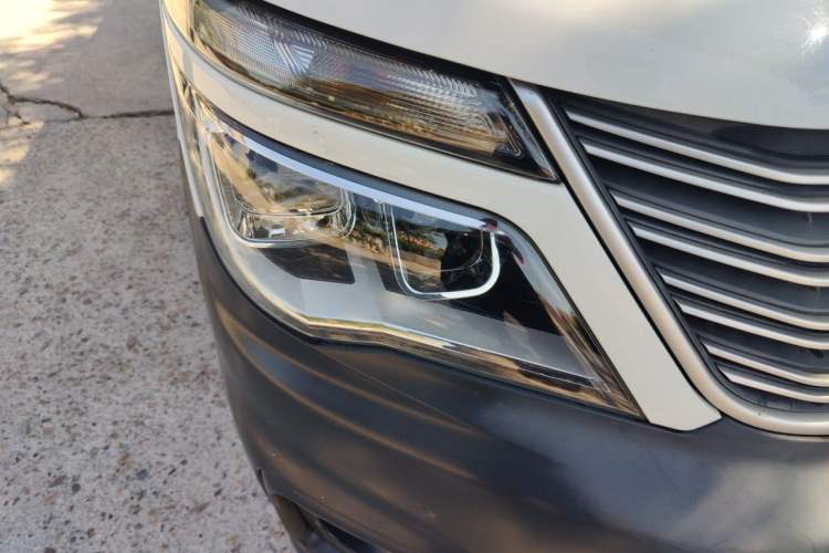 Used FORTHING Lingzhi 2019 V3 1.6L 2-Seat Standard Model China VI Right Front Headlight