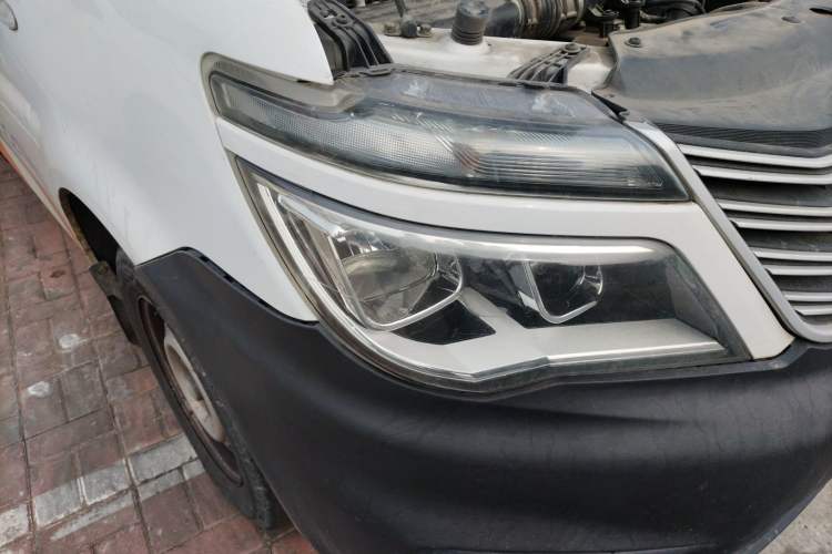 Used FORTHING Lingzhi 2019 V3 1.6L 2-Seat Standard Model China VI Right Front Headlight