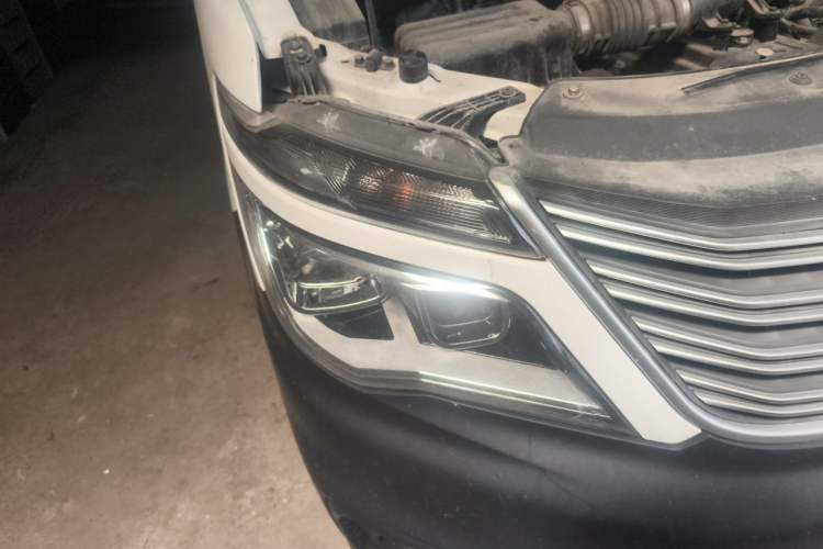 Used FORTHING Lingzhi 2019 V3 1.6L 2-Seat Standard Model China VI Right Front Headlight