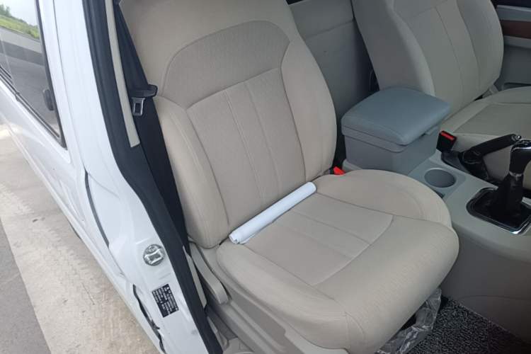 Used FORTHING Lingzhi 2019 M5L 1.6L 7-Seater Base Model China VI Standard Right Front Seat