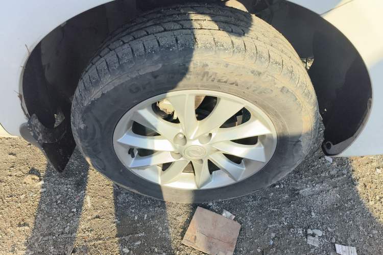 Used FORTHING Lingzhi 2019 M5 1.6L 7-Seater Luxury Model China VI Standard Right Front Wheel Hub