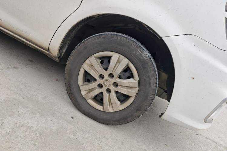Used FORTHING Lingzhi 2019 Facelifted M5L 1.6L 9-Seater Base Model China VI Standard Right Front Wheel Hub