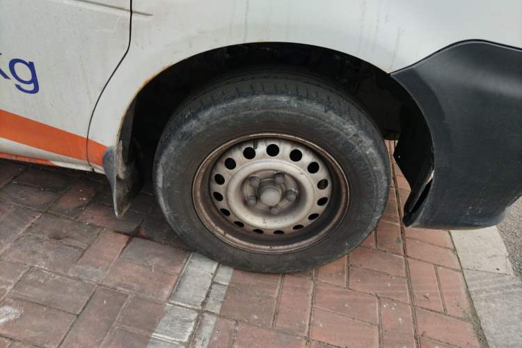 Used FORTHING Lingzhi 2019 V3 1.6L 2-Seat Standard Model China VI Right Front Wheel Hub