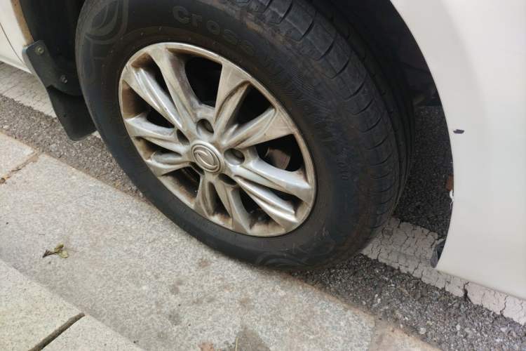 Used FORTHING Lingzhi 2019 M5L 1.6L 7-Seater Standard Model China VI Right Front Wheel Hub