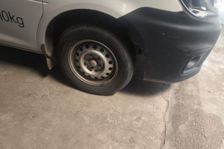 Used FORTHING Lingzhi 2019 V3 1.6L 2-Seat Standard Model China VI Right Front Wheel Hub