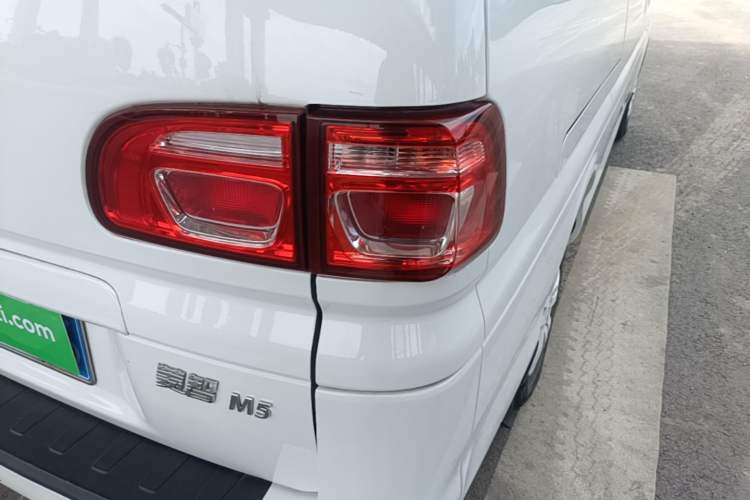 Used FORTHING Lingzhi 2019 M5L 1.6L 7-Seater Base Model China VI Standard Right Rear Taillight