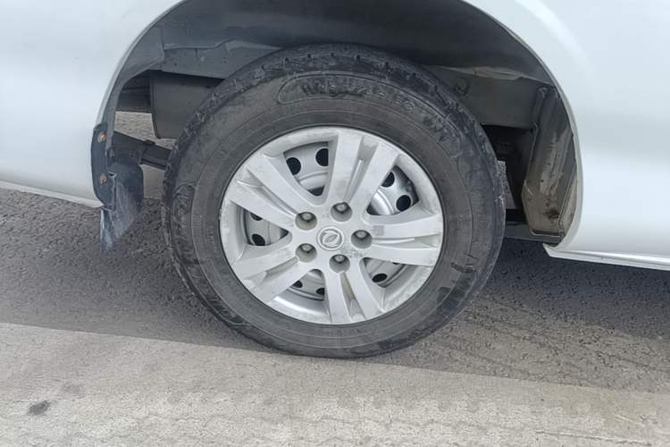 Used FORTHING Lingzhi 2019 M5L 1.6L 7-Seater Base Model China VI Standard Right Rear Wheel Hub