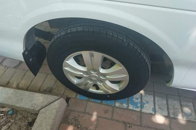 Used FORTHING Lingzhi 2019 M5L 1.6L 7-Seater Standard Model China VI Right Rear Wheel Hub