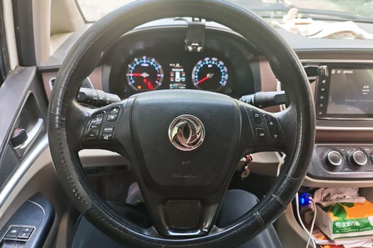 Used FORTHING Lingzhi 2019 M5 1.6L 7-Seater Exclusive Model China VI Standard Steering Wheel