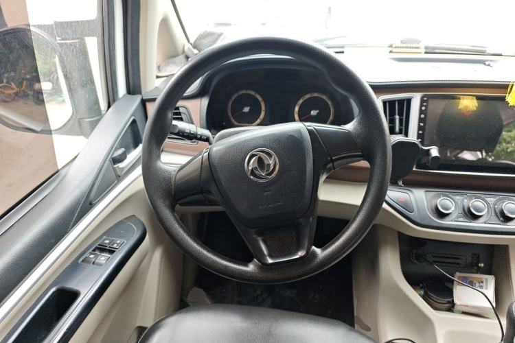 Used FORTHING Lingzhi 2019 Facelifted M5L 1.6L 9-Seater Base Model China VI Standard Steering Wheel