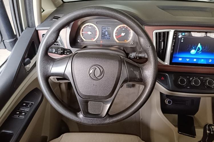 Used FORTHING Lingzhi 2019 M5L 1.6L 7-Seater Base Model China VI Standard Steering Wheel