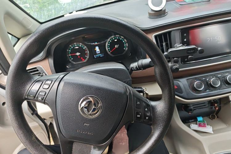 Used FORTHING Lingzhi 2019 M5L 1.6L 7-Seater Standard Model China VI Steering Wheel