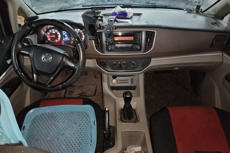 Used FORTHING Lingzhi 2019 M5L 1.6L 7-Seater Exclusive Model China VI Standard Center Console